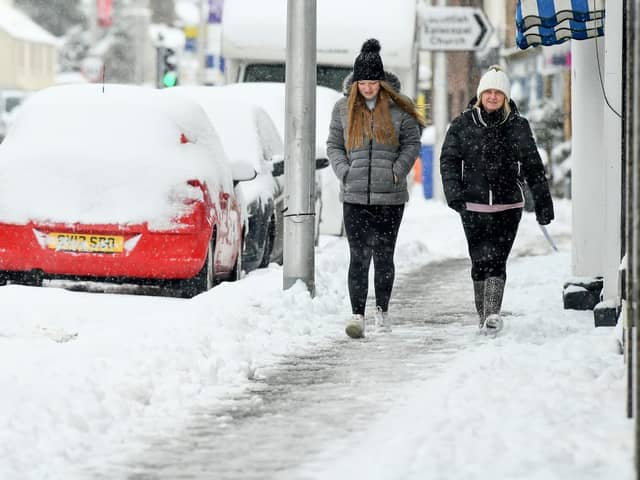 Following mild weather over the New Year weekend, temperatures are set to plummet (Photo: Jeff J Mitchell/Getty Images)