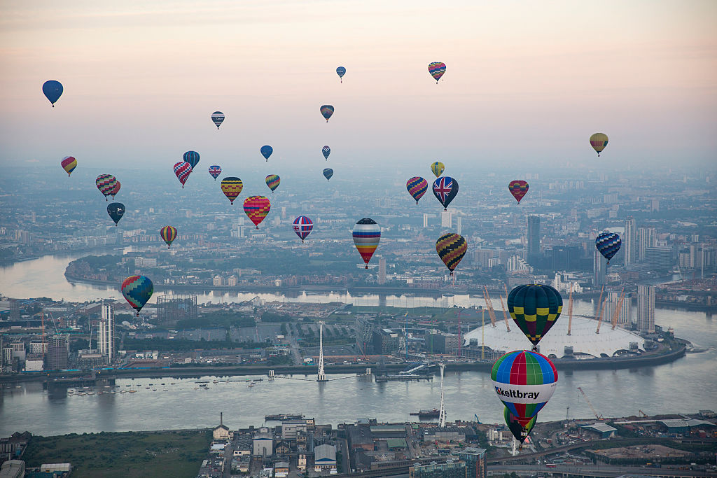 Hot air balloon edinburgh deals