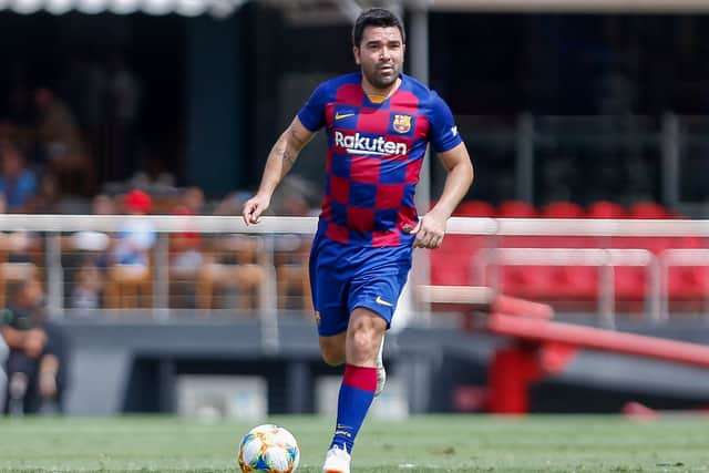 Deco controls the ball during a match between Barcelona and Borussia Dortmund for the Legends Cup 2019 (Image: Getty Images)