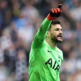 Hugo Lloris of Tottenham Hotspur gives the team instructions during the Premier League . (Photo by Clive Brunskill/Getty Images)