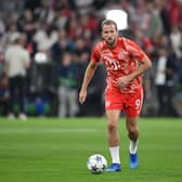 Harry Kane of Bayern Munich warms up prior to the UEFA Champions League match between FC Bayern MÃ¼nchen (Photo by Matthias Hangst/Getty Images)