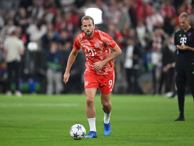 Harry Kane of Bayern Munich warms up prior to the UEFA Champions League match between FC Bayern MÃ¼nchen (Photo by Matthias Hangst/Getty Images)