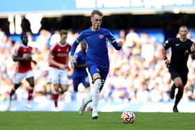  Cole Palmer of Chelsea runs with the ball during the Premier League match between Chelsea FC and Nottingham Forest (Photo by David Rogers/Getty Images)