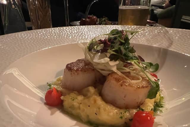 Wild scallops at The Old Bull & Bush near Hampstead. (Photo by André Langlois)