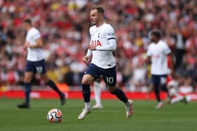  James Maddison of Tottenham Hotspur controls the ball during the Premier League match between Arsenal FC and Tottenham Hotspur . (Photo by Ryan Pierse/Getty Images)