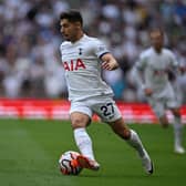 Tottenham Hotspur's Israeli striker #27 Manor Solomon runs with the ball during the English Premier League football match (Photo by JUSTIN TALLIS/AFP via Getty Images)