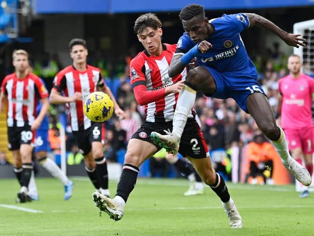 Brentford's Scottish defender #02 Aaron Hickey (2R) and Chelsea's Senegalese striker #15 Nicolas Jackson  (Photo by JUSTIN TALLIS/AFP via Getty Images)