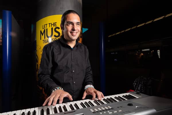 Fabio Tedde, the “Pianist Without Borders,” has been busking on the Underground for 20 years. 