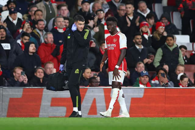 Bukayo Saka picked up a knock against Sevilla (Image: Getty Images)