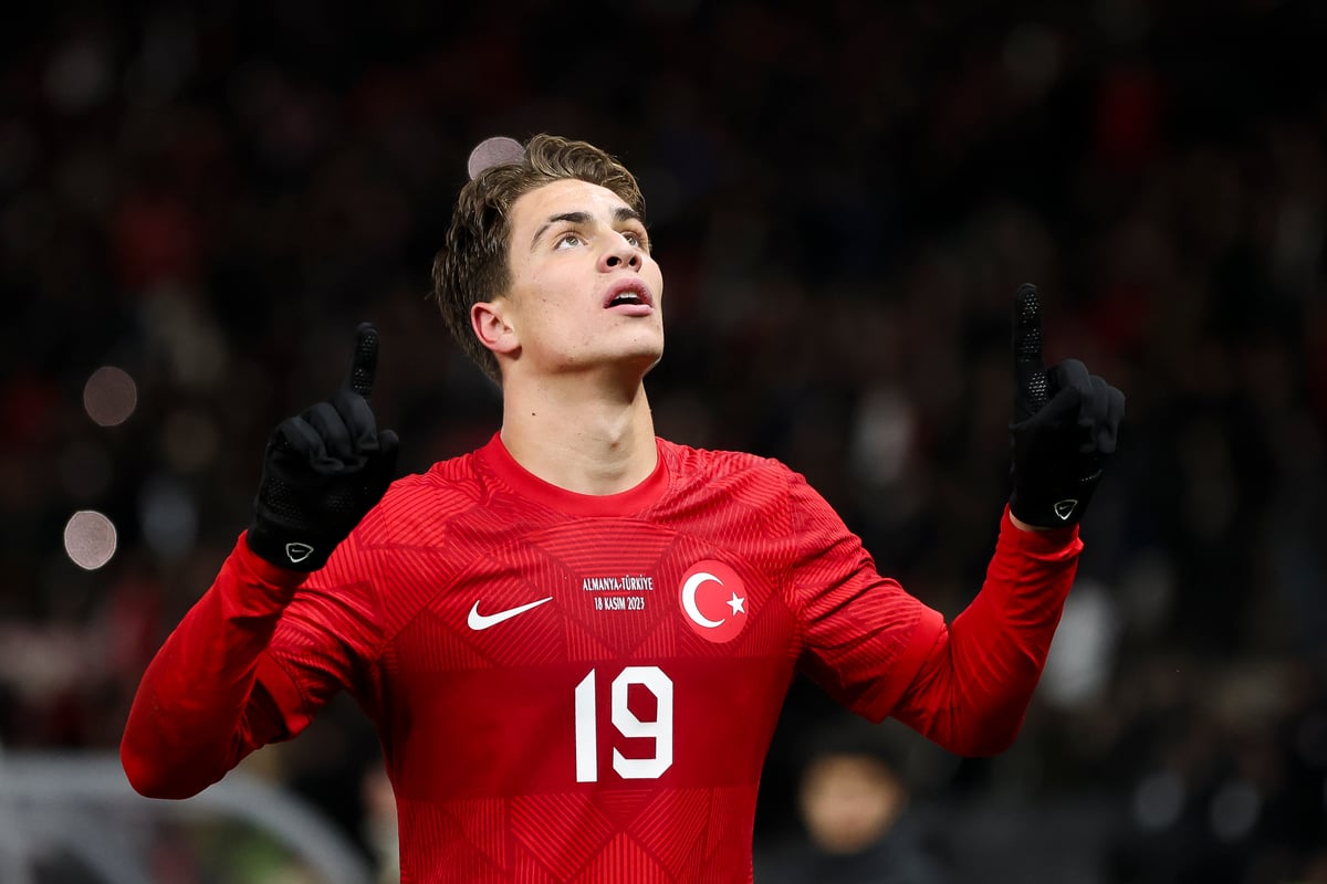 Arsenal 'ready' to move for Chelsea and Man Utd target as academy youngster poised for Gunners move