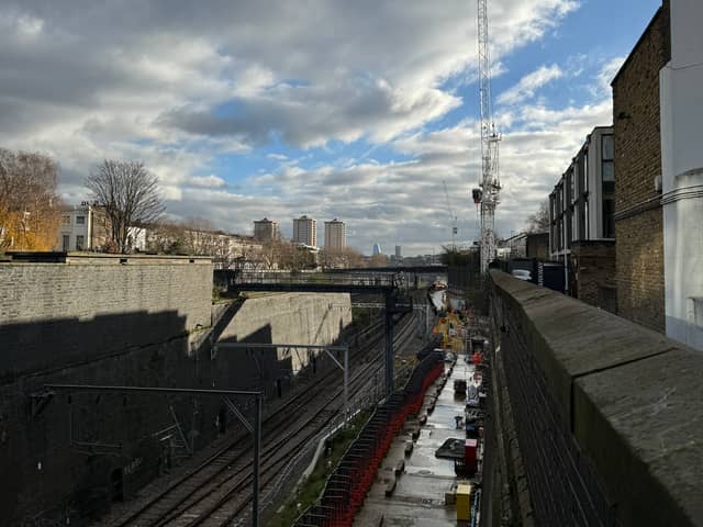 Railway lines in London. (Photo by André Langlois)