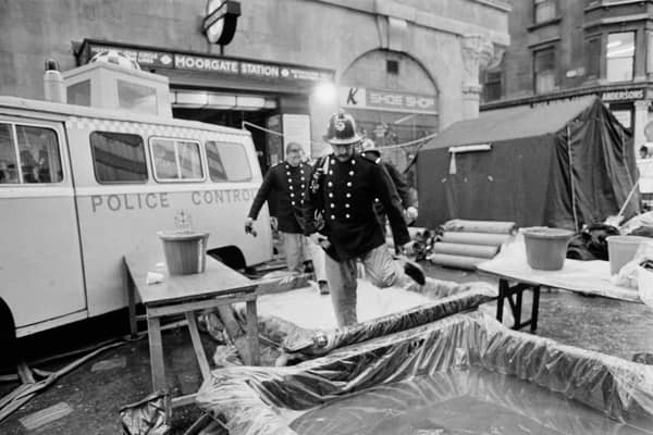 Police at work following the Moorgate Tube crash. 