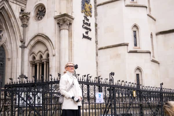 Sarah de Lagarde is taking TfL to court following a Tube station accident in which she lost an arm and a leg.