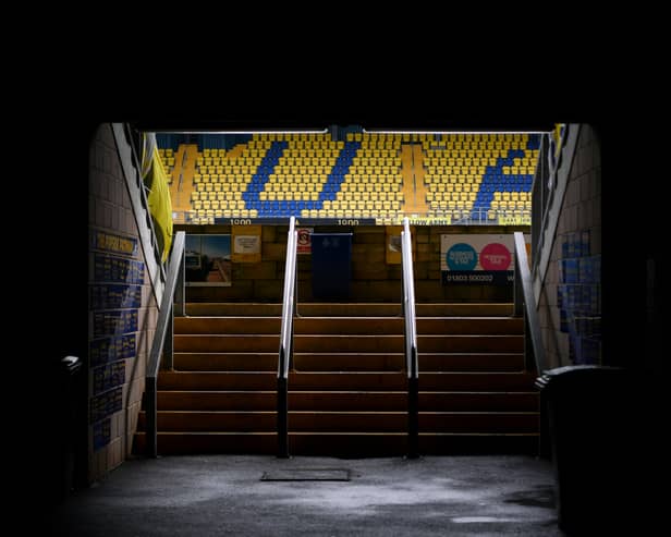 Neil Warnock is returning to Torquay United.