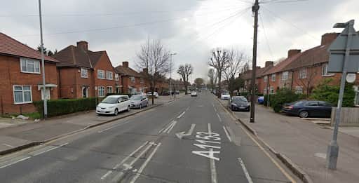 Police found the victim with a gunshot wound on Porter Avenue, Dagenham 