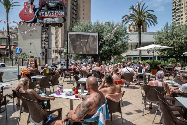 Smoking and vaping rules holidaymakers need to be aware of in popular hotspots including Turkey, Spain, France and Greece to avoid hefty fines. (Photo: Getty Images)