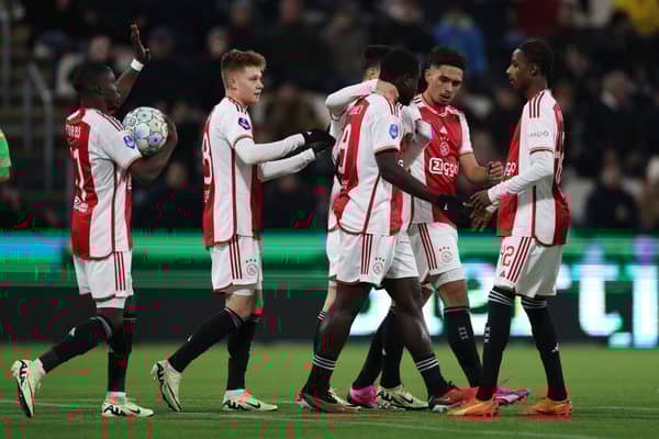 Arsenal face Manchester United transfer battle of £30m striker