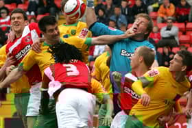 Rob Elliot in action for Charlton Athletic in 2009.