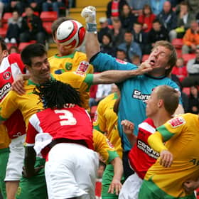 Rob Elliot in action for Charlton Athletic in 2009.