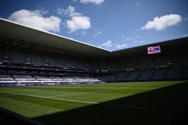 The former Premier League striker is set to join Bordeaux.