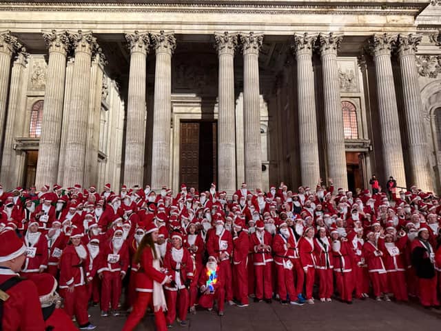 3,000 Santas took the streets of London last night 