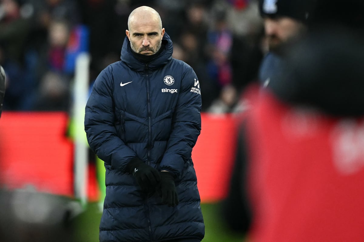 Chelsea consider taking advantage of financial issues to snatch Arsenal striker target