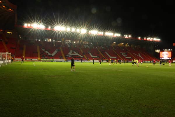 Charlton Athletic confirmed the Lloyd Jones deal on Tuesday night.