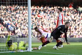 Bowen puts Arsenal to the sword