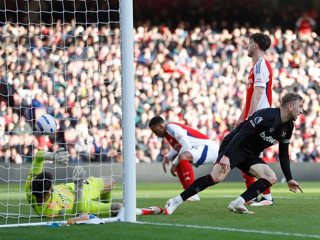 Bowen puts Arsenal to the sword