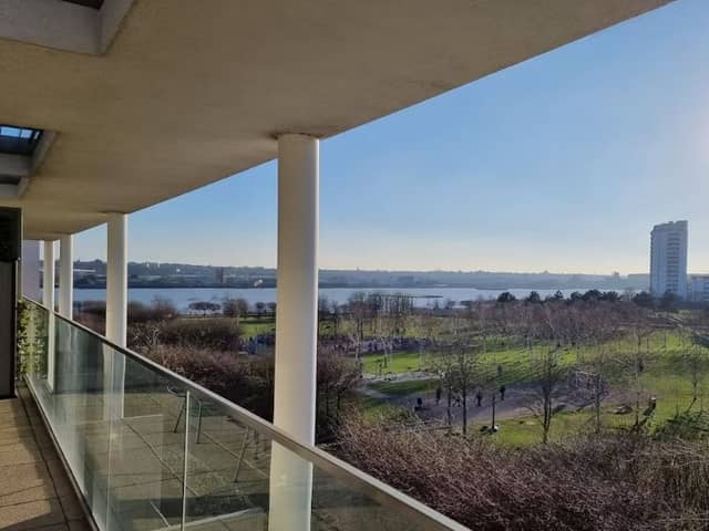 This apartment comes with an enormous balcony with gorgeous views of the River Thames 