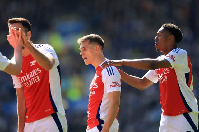 Leandro Trossard celebrates opening the scoring for Arsenal against Everton.