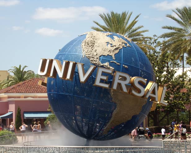 A multi-billion-pound investment in a major new Universal theme park and resort in Bedford has been agreed between Universal, the government and Bedford Borough Council.