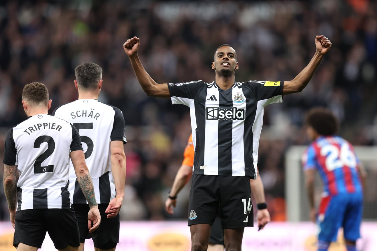 Alexander Isak Transfer: Man Utd legend lands Arsenal dig in fresh verdict on Newcastle United man's future
