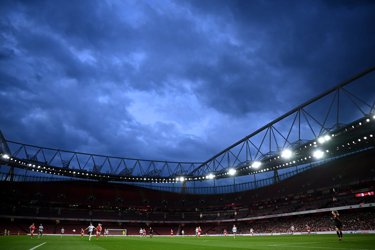 Arsenal must use Sir Alex Ferguson transfer trick against PSG tonight - opinion