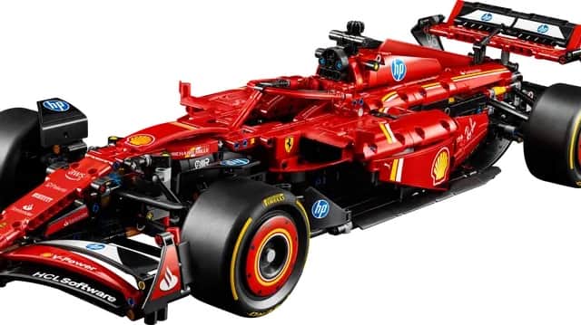 A technical challenge for older builders – Ferrari’s SF-24 in full Lego Technic glory