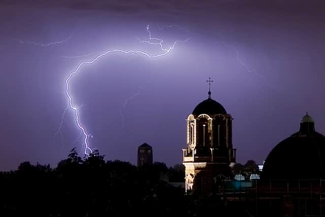 It's going to be a washout weekend here in London as the Met Office issues a thunderstorm warning