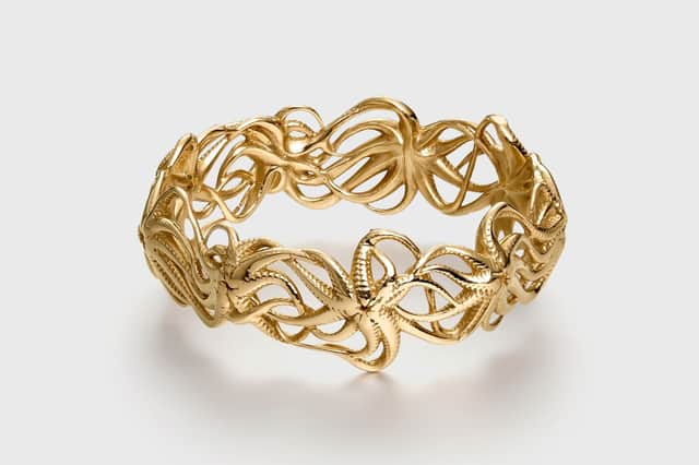 An example of the fine gold jewellery sold by Incador