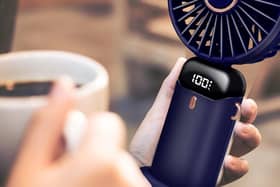 This bargain handheld fan has plenty of tricks up its sleeve