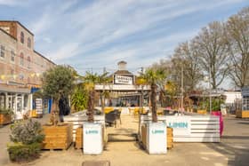 LIMIN outdoor beach in London 