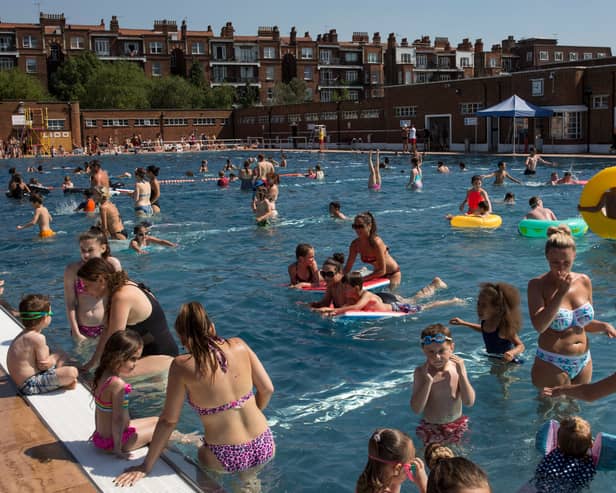 Londoners beat the heat at Parliament Hill Lido 