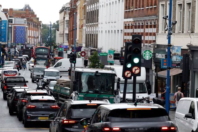 Traffic in Putney High Street