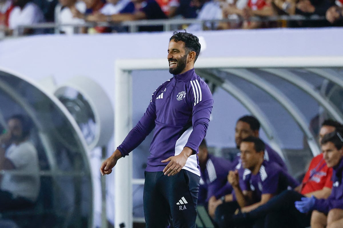 Arsenal sent frightening Man Utd warning by Premier League rival
