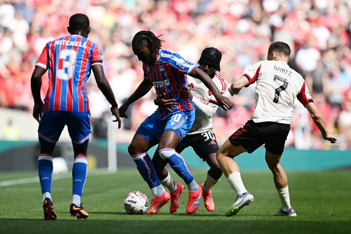 Arsenal receive 'formal offer', player asks not to be sold and Eberechi Eze warned over Gunners move