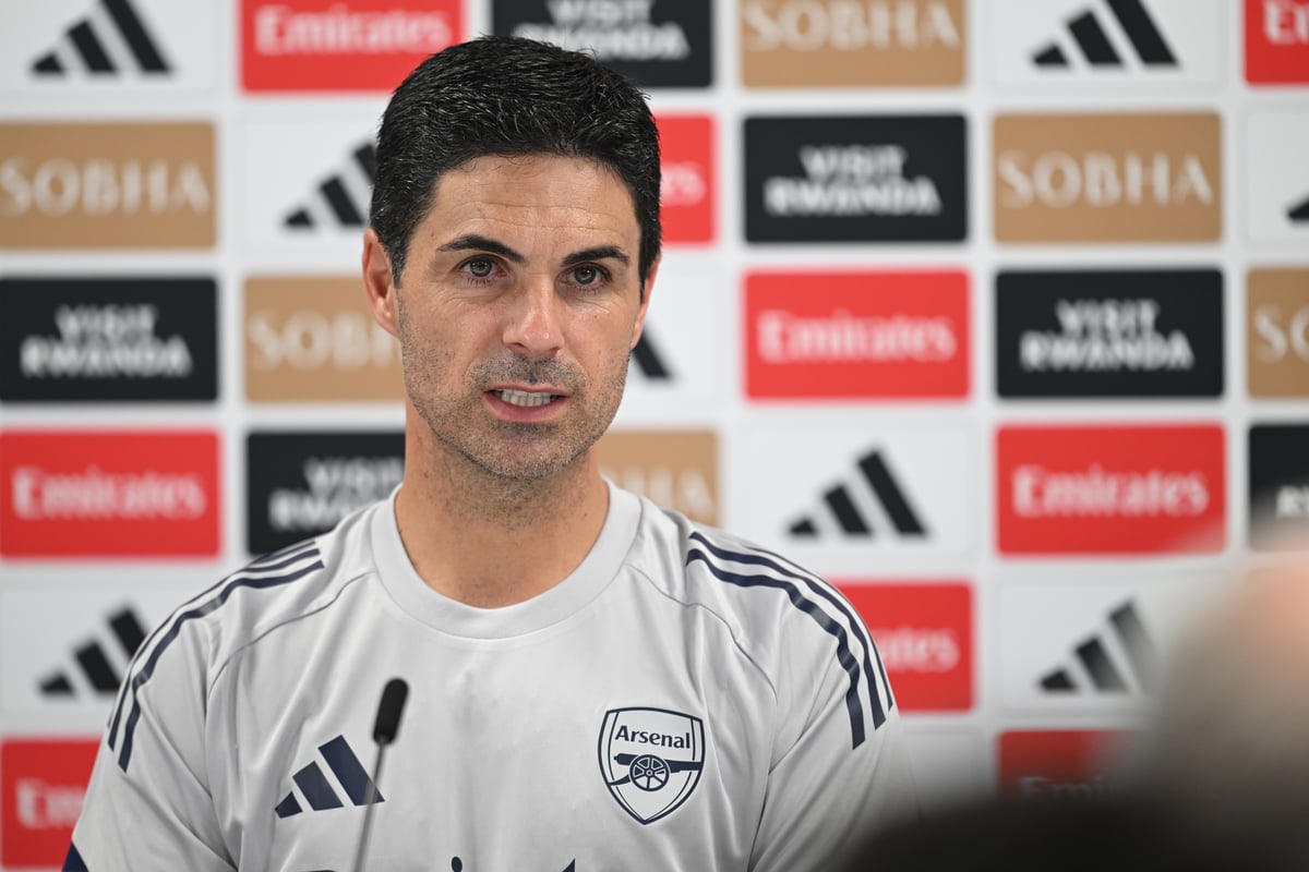Arsenal hold 'talks' with Premier League rivals over selling regular as Jose Mourinho closes in