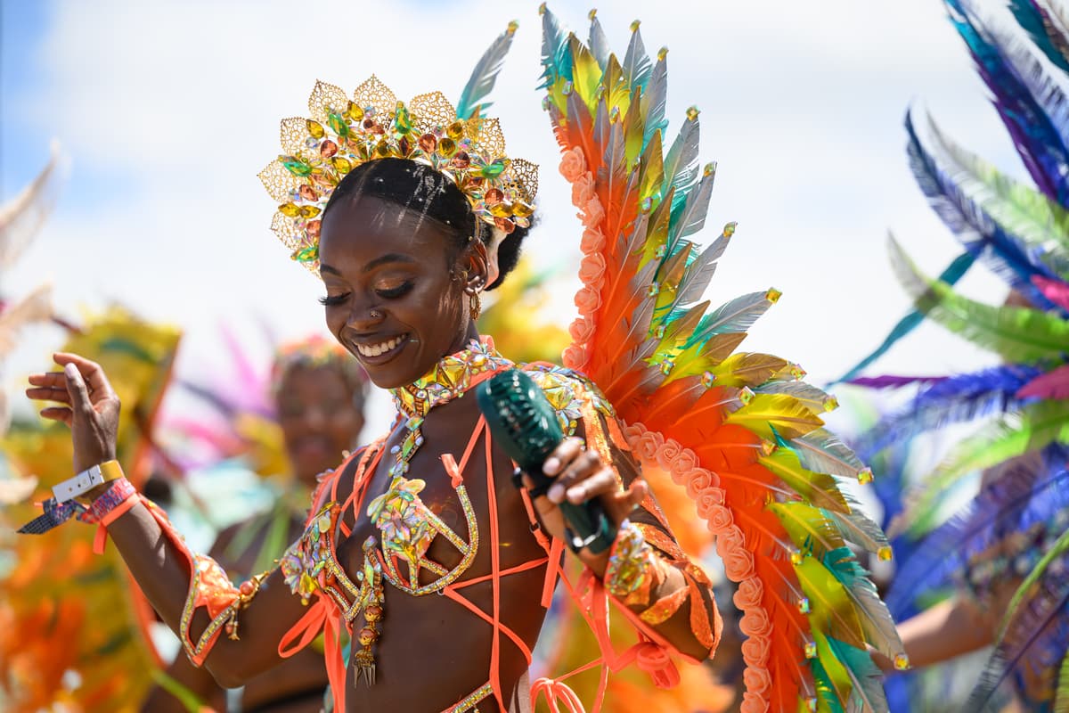 What time does Notting Hill Carnival start today?