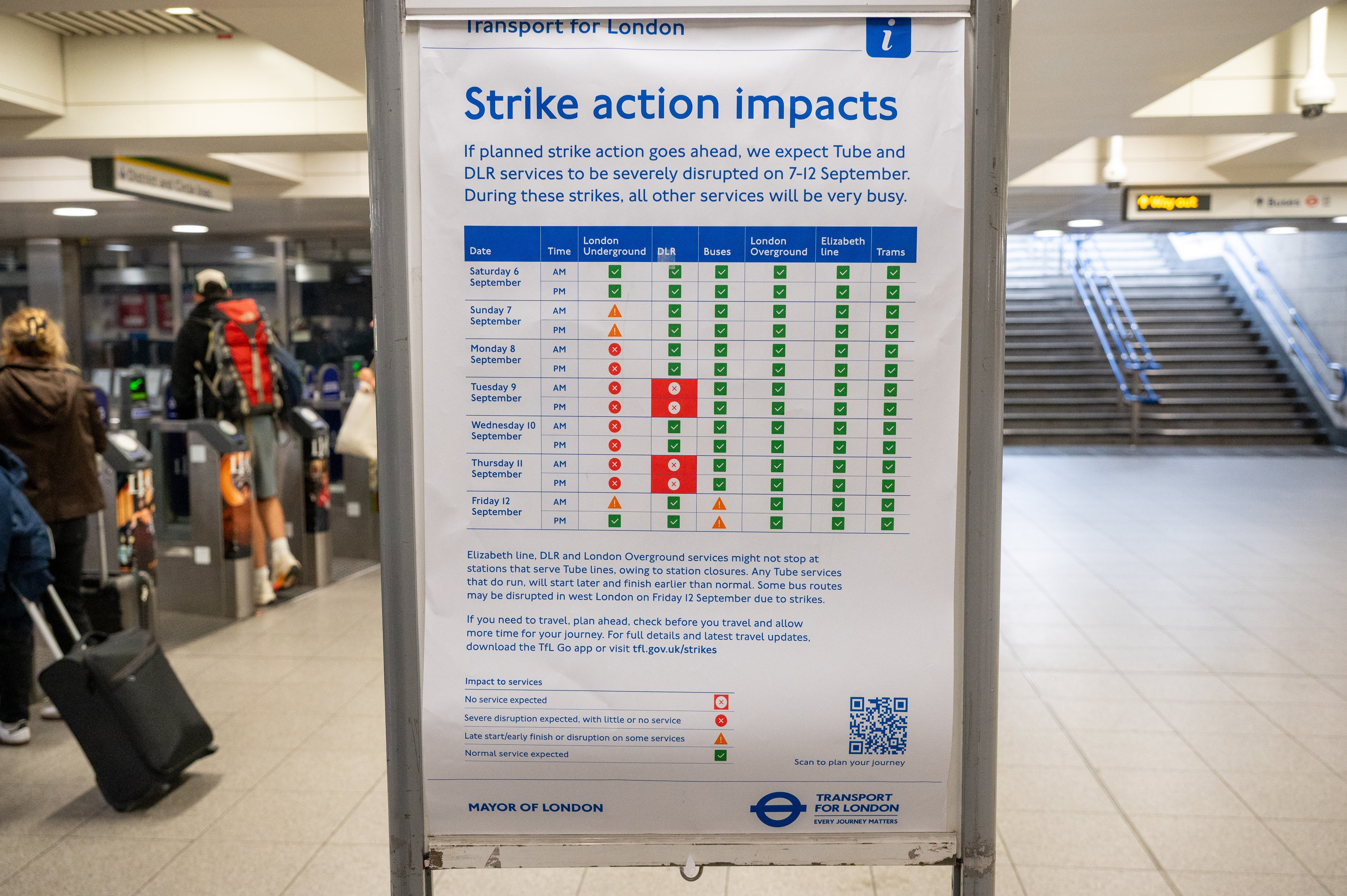 How much do London Underground workers earn?