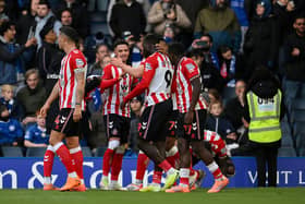 Sunderland pick up a late win against Chelsea.