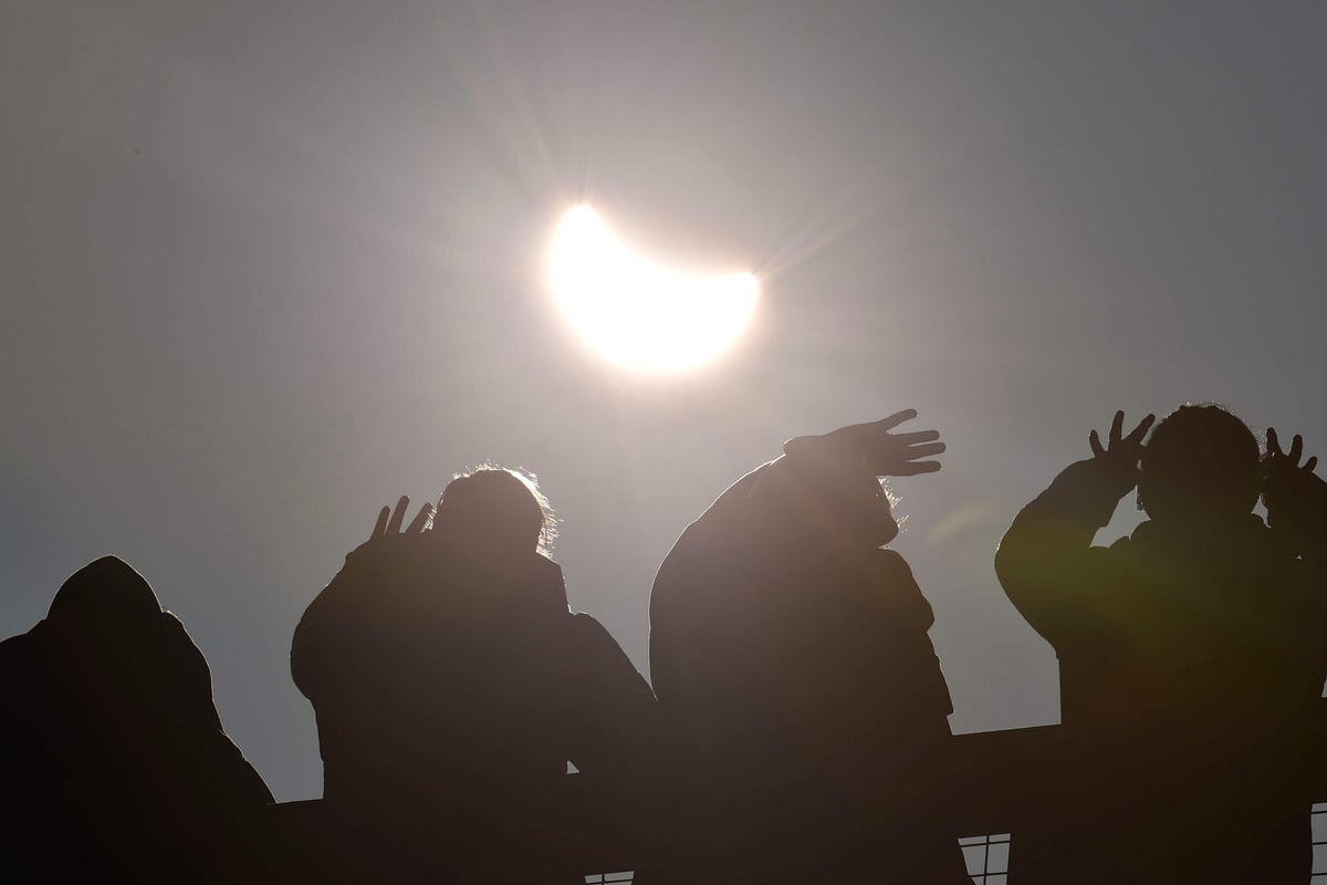 Solar Eclipse Glasses 2026: Amazon Prices & Safety Tips