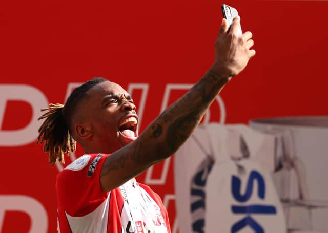 Ivan Toney celebrates promotion to the Premier League with Brentford. Photo: Catherine Ivill Getty Images.