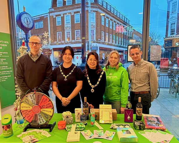 (Left to right) Specsavers Kingston Retail Director, Guy Loveday, Deputy Mayoress, Miss Angelina Kim, The Deputy Mayor of Kingston, Cllr Elizabeth Park, Victoria Futcher, Momentum Corporate Fundraising Manager and Paul Bhalla, Optometrist Director.